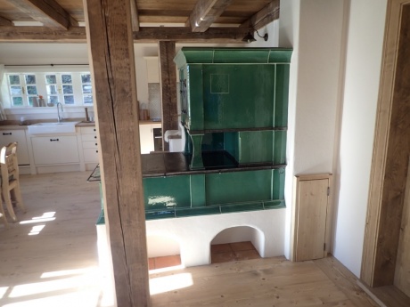  Kuchyňský kachlový sporák s ležením 