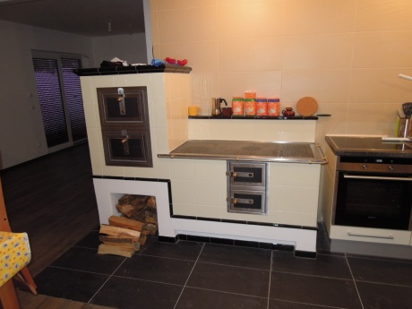  Kuchyňský kachlový sporák 